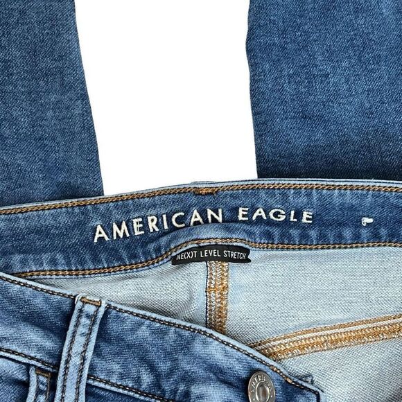 American Eagle light wash distressed high rise jegging size 14 - Picture 12 of 15